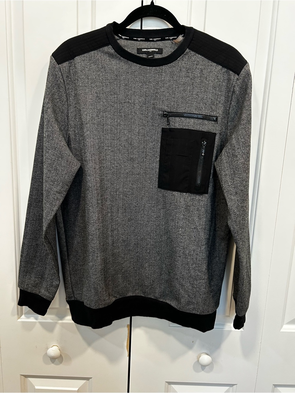Karl Lagerfeld Paris Men’s Sweater M Gray Herringbone Zip Pocket Crewneck